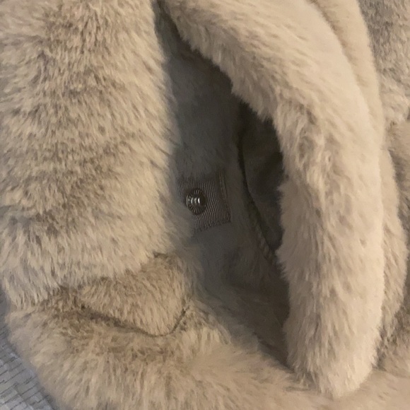 A&F Fur Mini Puffer Jacket - Picture 2 of 8